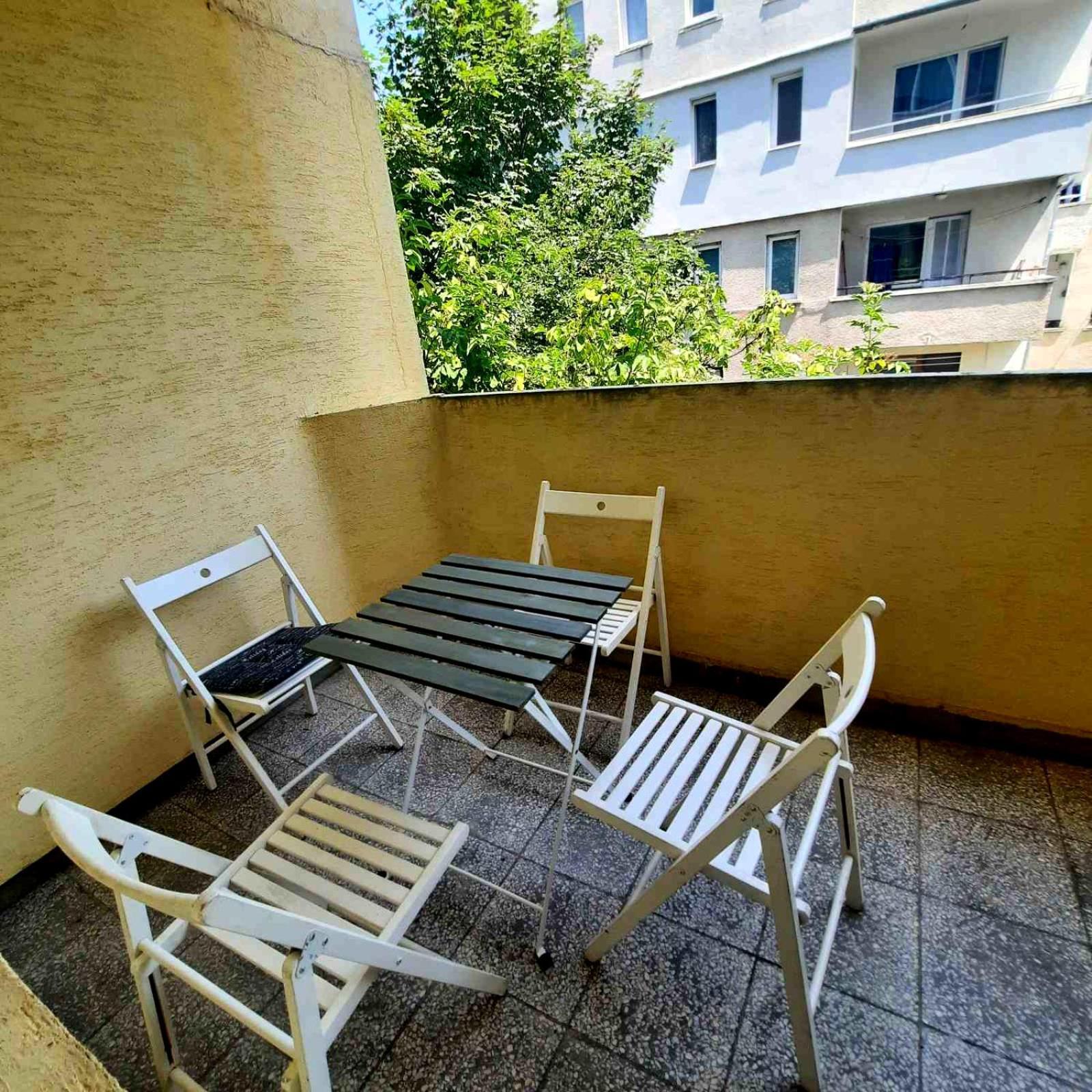 Spacious 3 Bedroom Apartment, Close To Metro Station