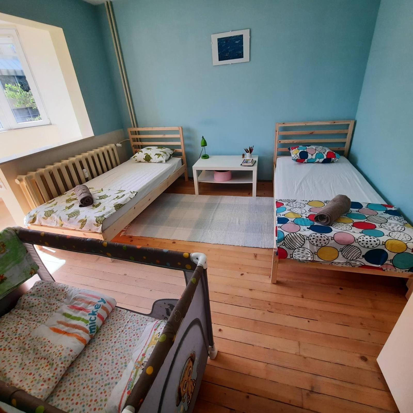 Appartamento Spacious 3 Bedroom Apartment, Close To Metro Station