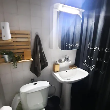 Spacious 3 Bedroom Apartment, Close To Metro Station Sofia Exterior photo