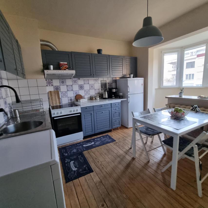 Apartament Spacious 3 Bedroom Apartment, Close To Metro Station